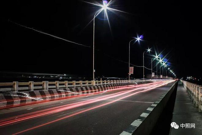 广州重拳出击治理光污染
